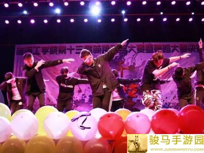 唱舞全明星圣诞穿搭大挑战，快来领奖金！你的时尚搭配已开奖~~